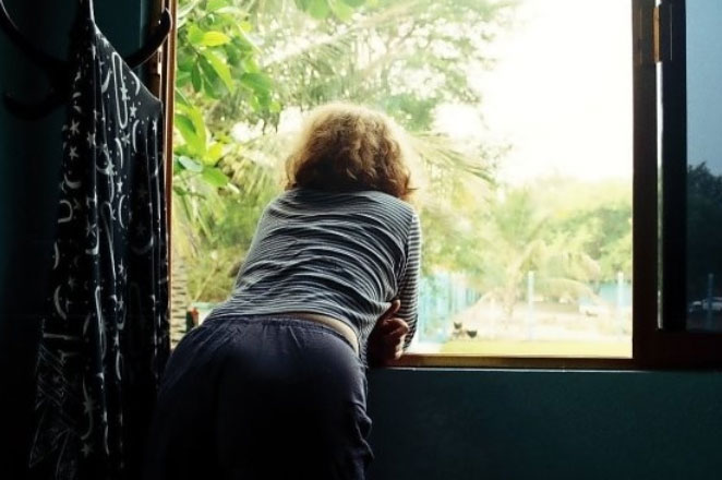 mujer ventana